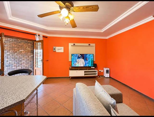 3 BEDROOM APARTMENT FOR SALE IN BRITS CENTRAL